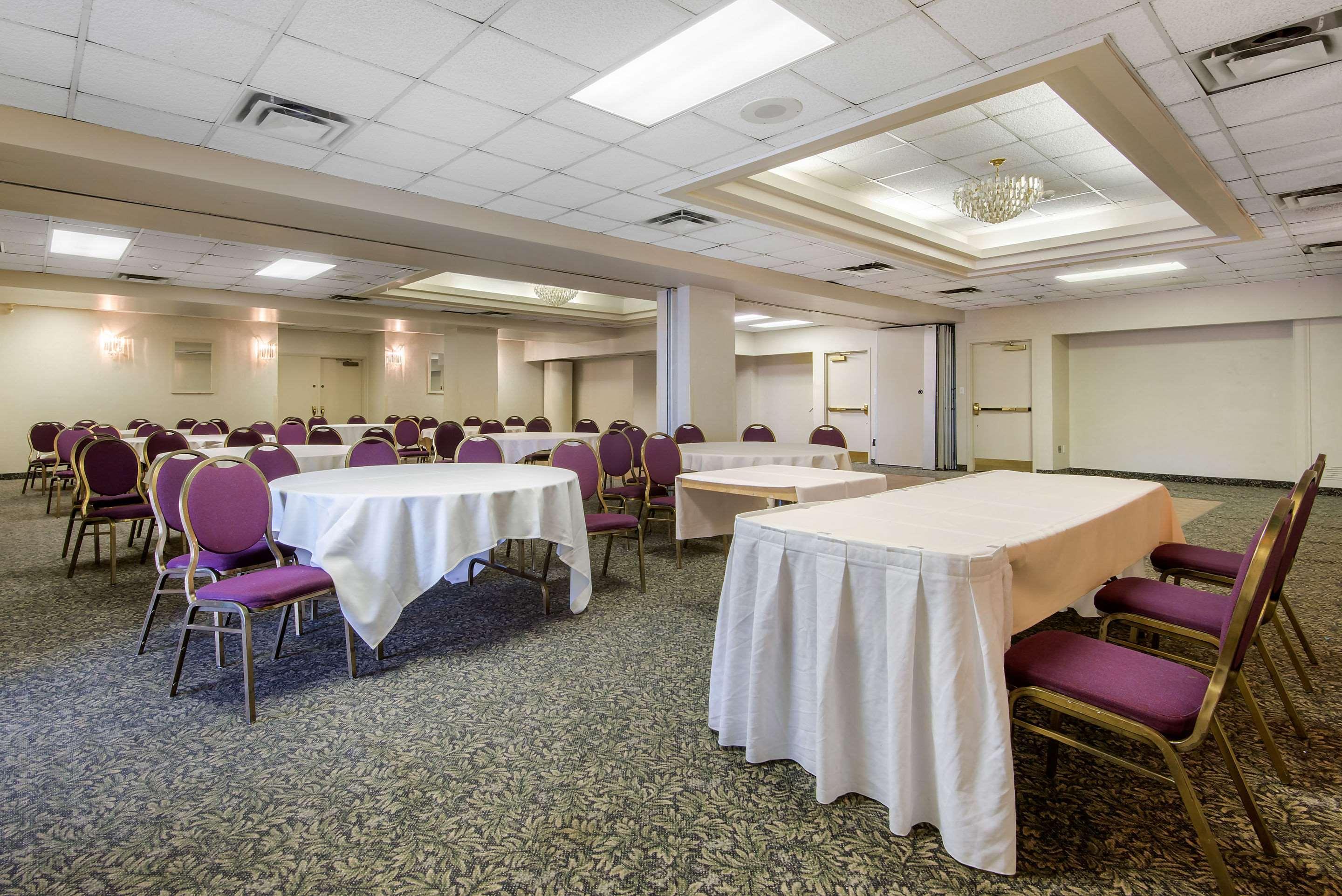 Quality & Conference Centre Downtown 2* Sudbury