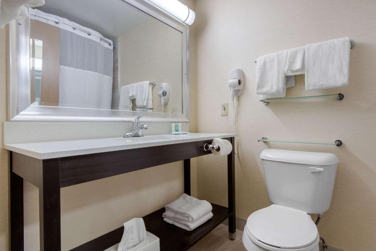 Hotel Quality & Conference Centre Downtown
