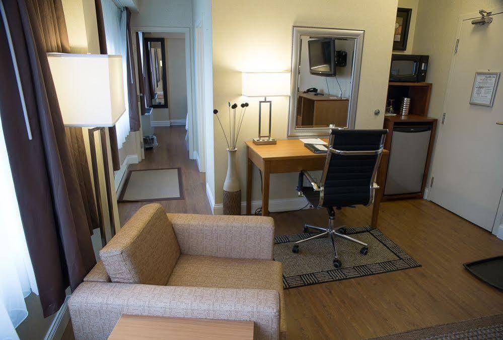 Quality & Conference Centre Downtown 2* Sudbury